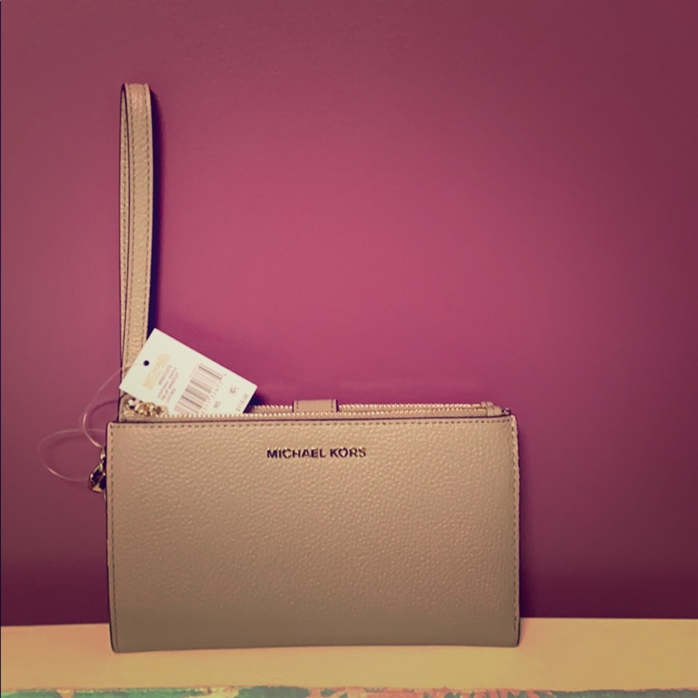 Michael Kors wristlet